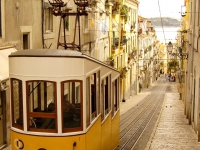 Португалия - трамвай в Лиссабоне