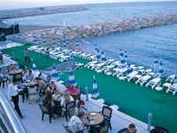Aqua Bella Beach Hotel - La Perla