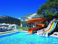Queens Park Resort - 