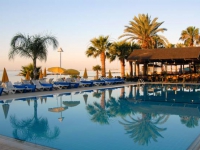 Palm Beach Hotel   Bungalows -  