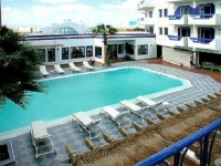 Ambassador Hotel - бассейн
