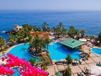 Royal Savoy  Hotel -   