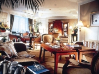 Swissotel The Stamford Hotel - 