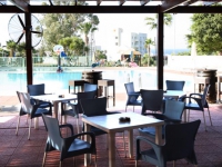 Adelais Bay Hotel - 