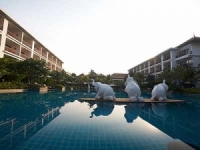 Naithonburi Beach Resort - 