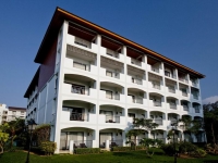 Pinnacle Grand Jomtien - building hotel
