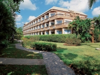 Botany Beach - building hotel