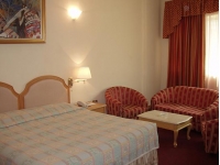 Comfort Inn -   