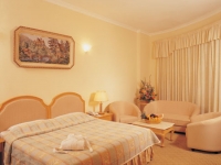 Comfort Inn -   