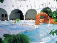 Le Meridien Abu Dhabi Hotel - Aquamedic Pool