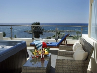 Golden Bay Beach Hotel -   