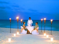 Occidental Royal Hideaway Playacar - Romantic Diner