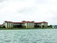 Hulhule Island Hotel - 