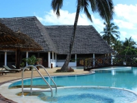Uroa Bay Beach Resort - 