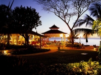 Coral Reef Club - evening entertainmen