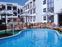 La Perla Hotel -   