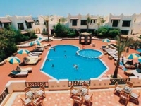 La Perla Hotel -   