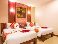 Patong Hemingways Hotel - 