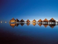 Hotel Kia Ora Village -   