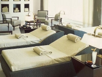 Four Seasons Hotel Ritz Lisbon - pool lounge area