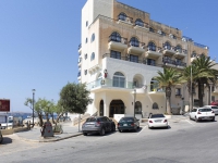 Gillieru Harbour Hotel - 