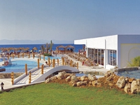 Avra Beach Resort Hotel   Bungalows - територия