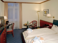 Lindner Hotels   Alpentherme -  