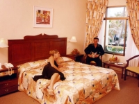 Berjaya Hotel Colombo - Deluxe Room - Room Interior