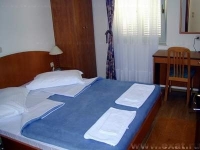 Uranija Hotel   Apartments - 
