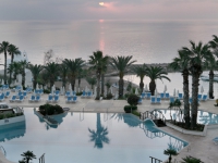 The Golden Coast Beach Hotel - 