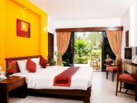 All Seasons Naiharn Phuket - 