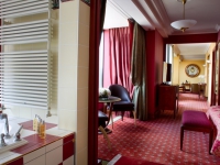 Royal Manotel -  