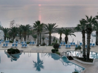 Golden Coast Beach Hotel -  