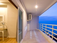 V8 Seaview - 